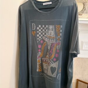 Daydreamer Queen of Hearts Graphic Tee - Gray and Pink